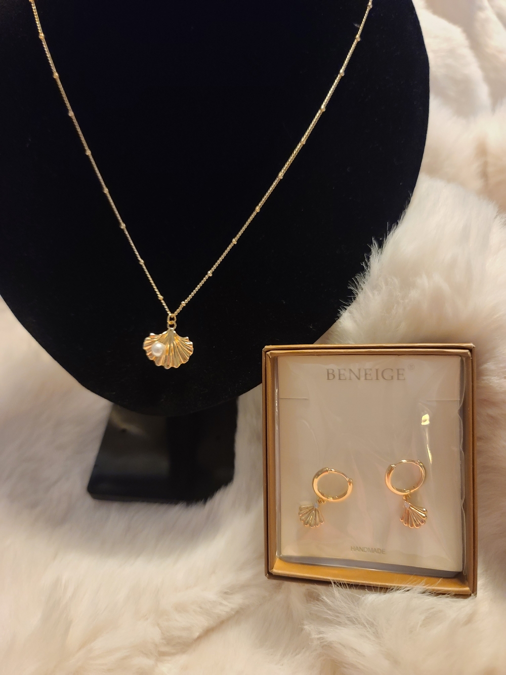 14k Gold Plated Shell Pendant Necklace with Pearl Accent - Gold
